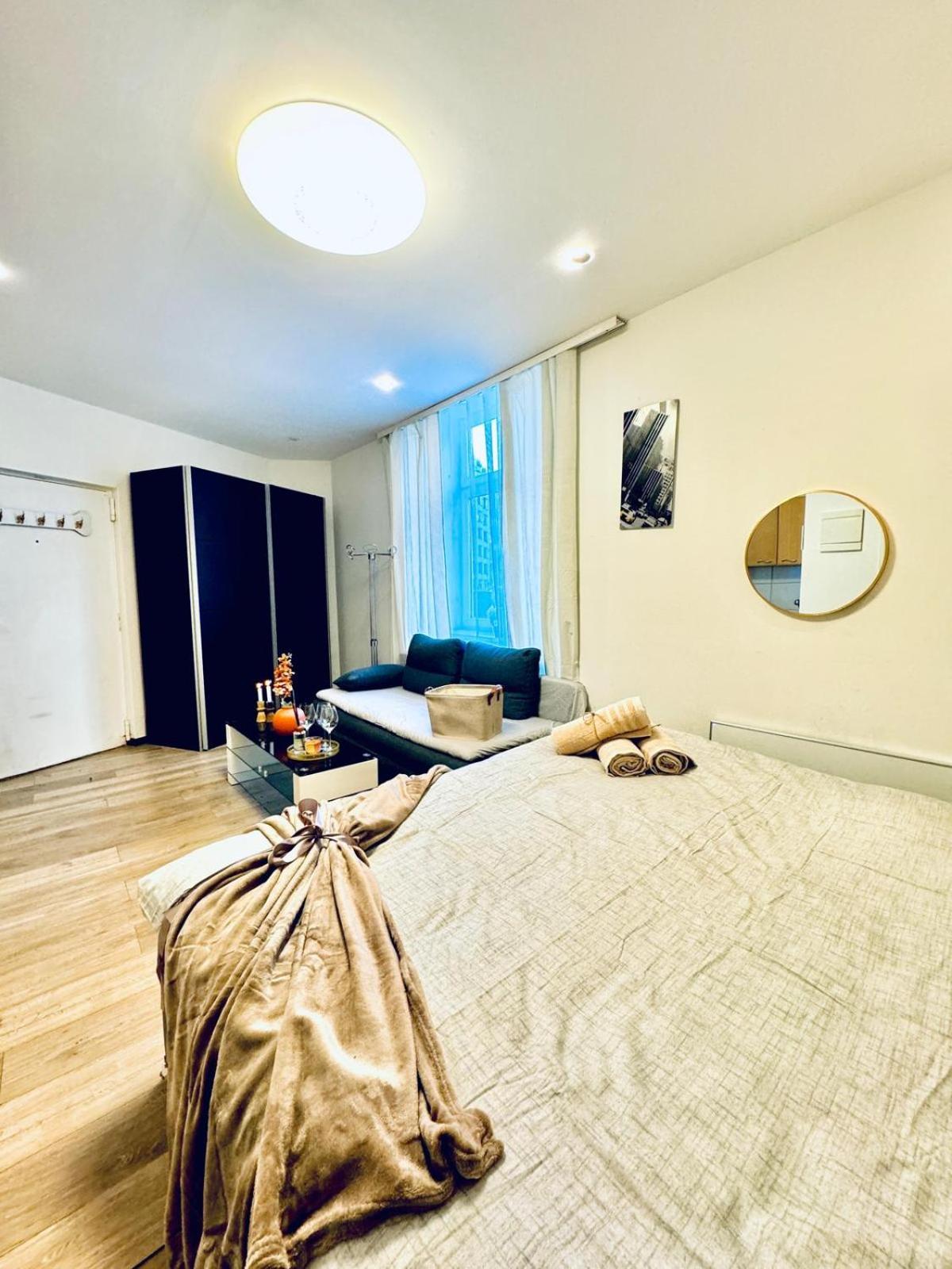 Central King Studio - 10 Mins Walk From Downtown Vienne Extérieur photo